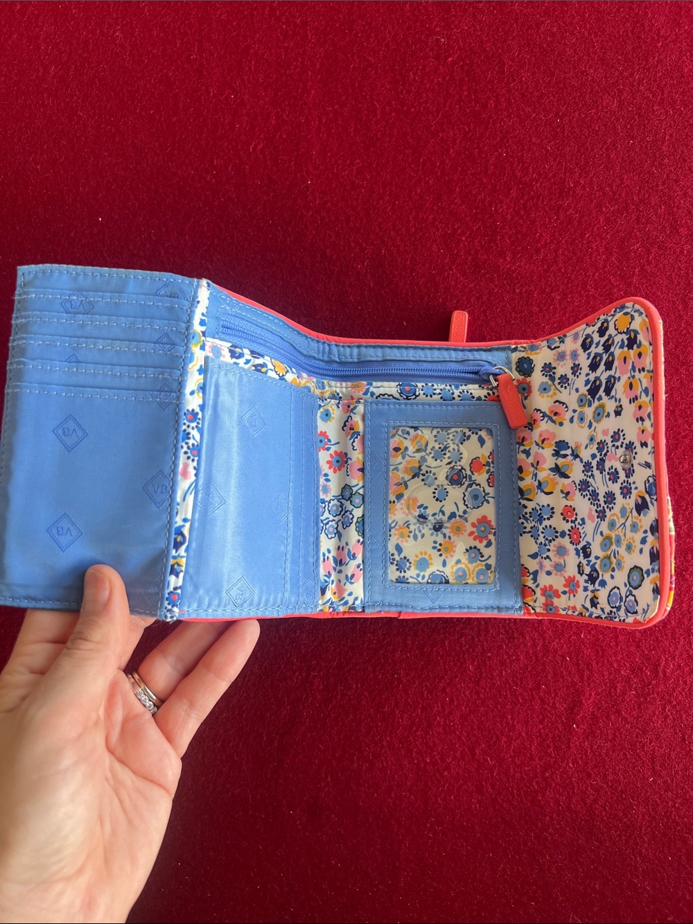 Cotton quilted tri-fold wallet, Vera Bradley, Coral Floral pattern - Picture 5 of 7